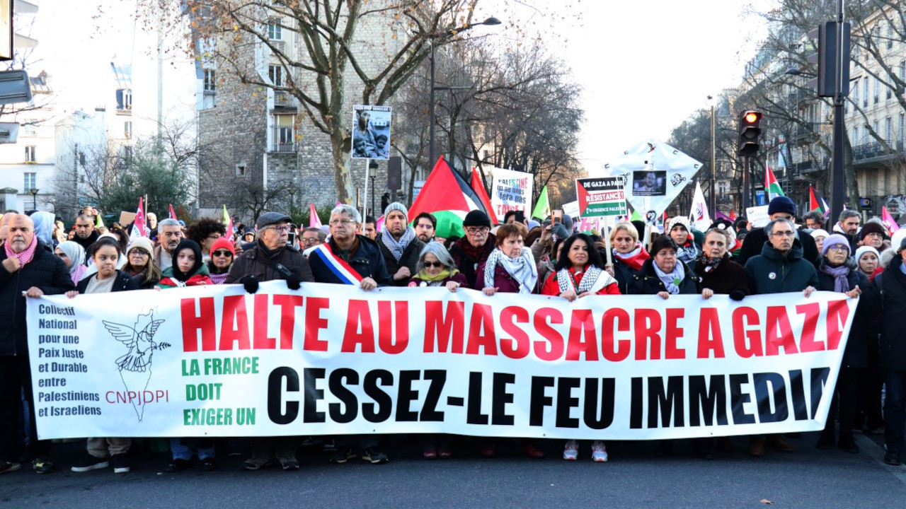 Paris ve Brüksel'de on binlerce kişi Gazze için yürüdü