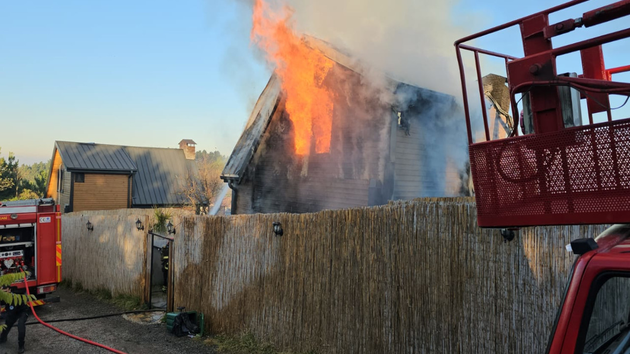 Sakarya'da yangın: Bungalov ev kül oldu