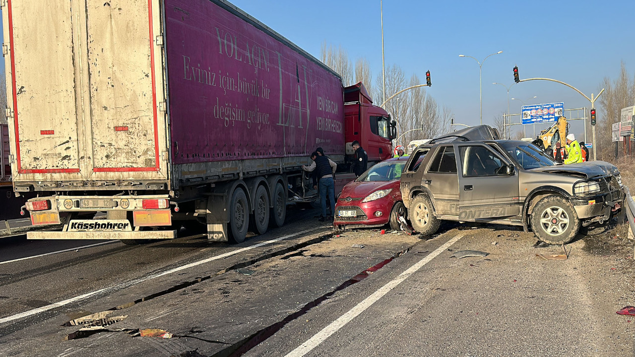 Kütahya'da zincirleme kaza: 4 yaralı