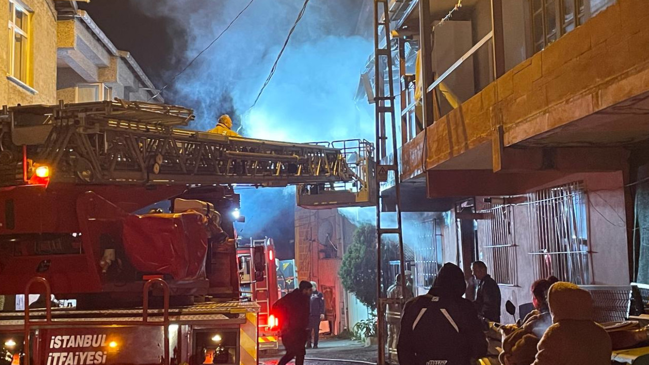 Beykoz'da iki katlı bina yandı