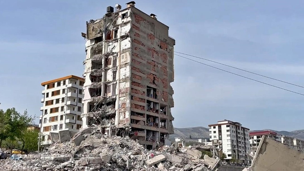 109 kişinin öldüğü Ebrar Sitesi raporu: Kolon ve kirişler yetersizmiş
