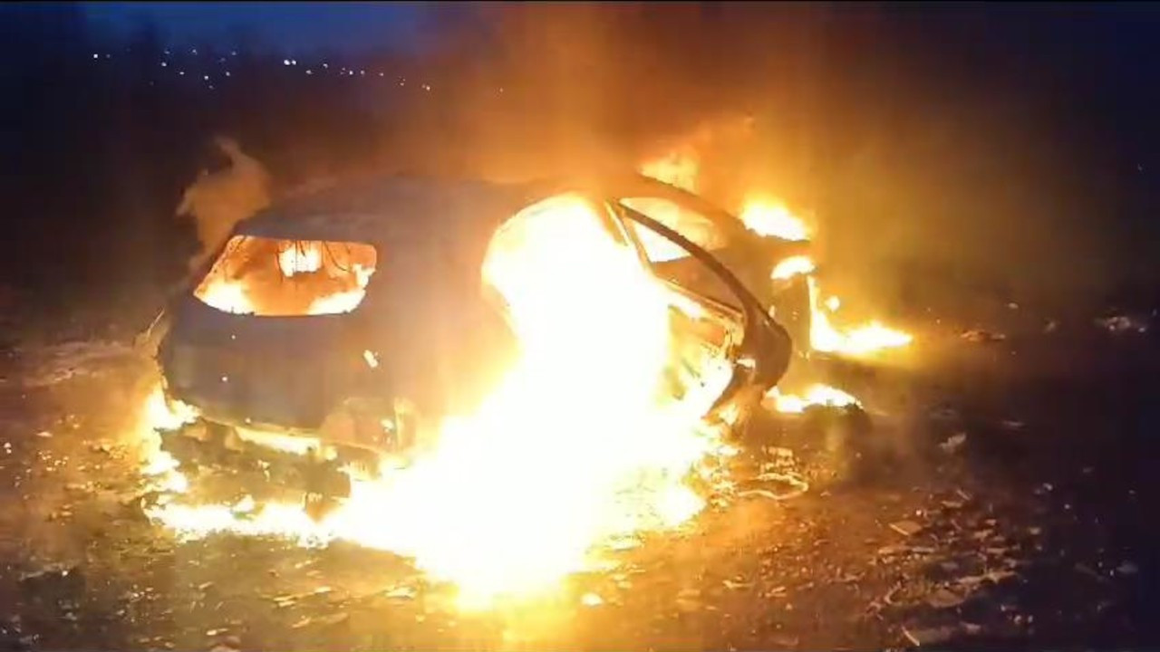 Arnavutköy'de yakılan otomobil CHP yöneticisine saldırıda kullanılmış