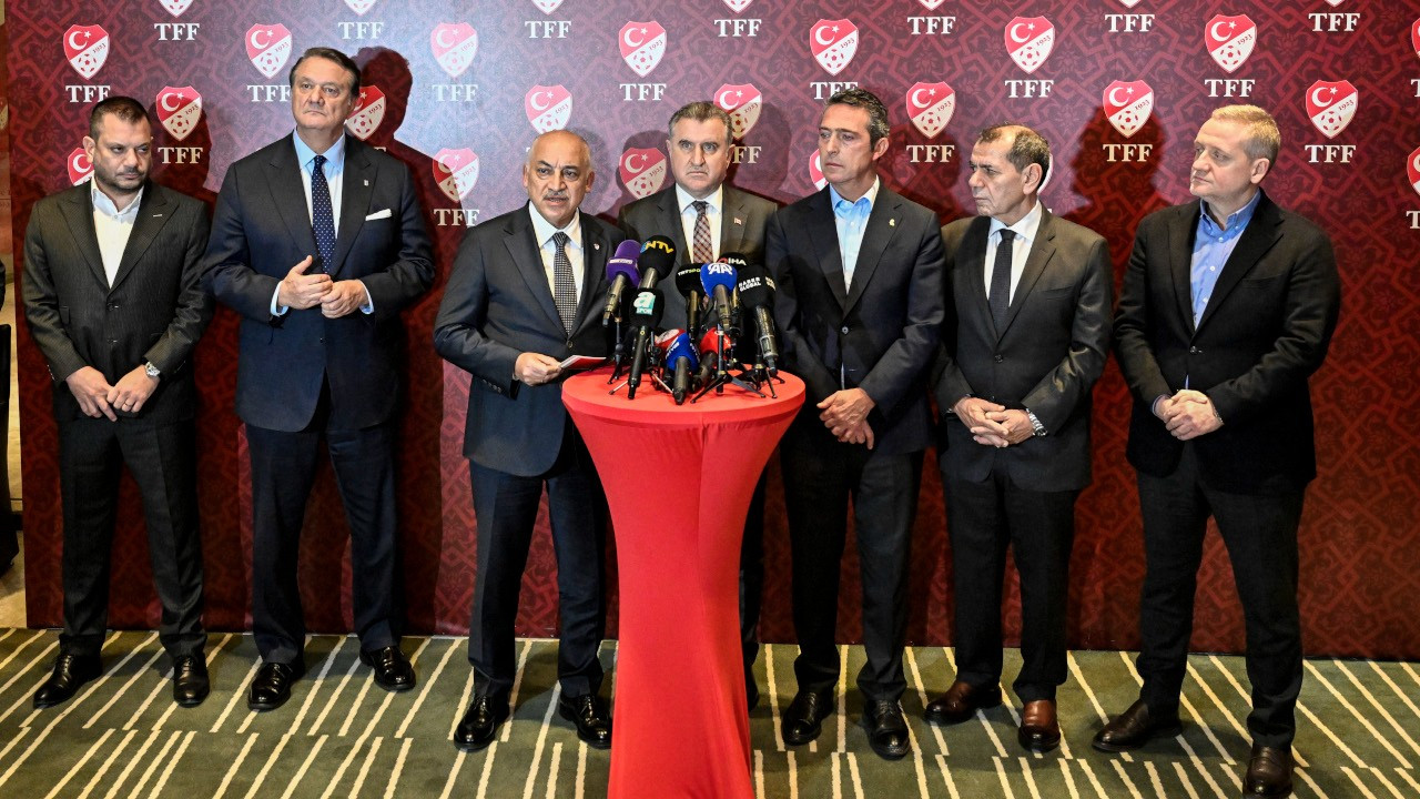 Bakan Bak, TFF ve Kulüpler Birliği Vakfı, İstanbul'da bir araya geldi