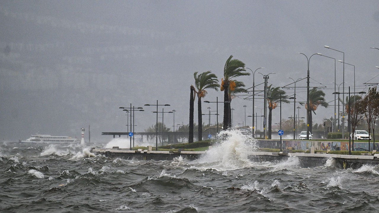 Yurdun batı kesimleri ve Doğu Akdeniz'de fırtına uyarısı