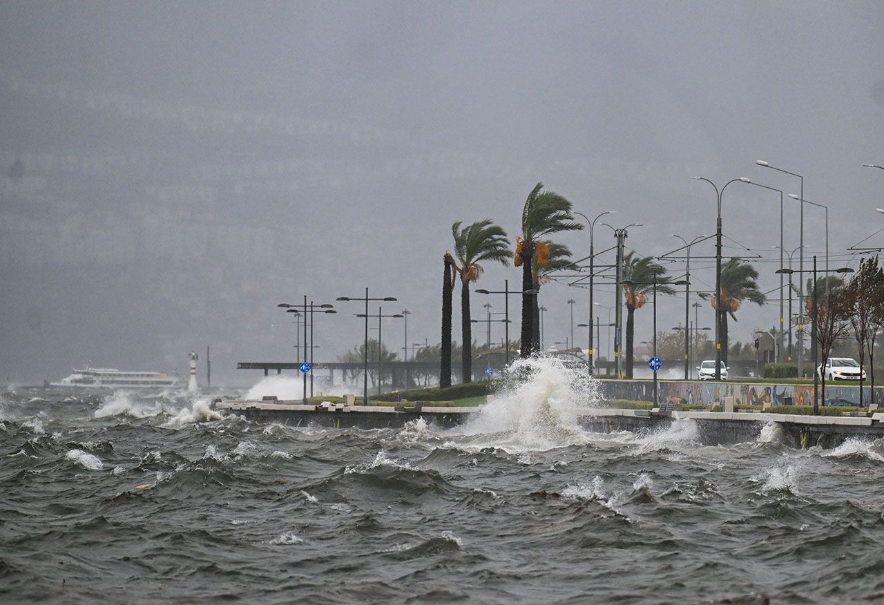 Meteoroloji uyardı: 13 ilde kuvvetli sağanak yağış, Marmara ve Karadeniz'de fırtına - Sayfa 2
