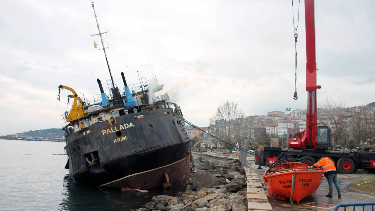 Zonguldak'ta batan geminin kayıp 7 personeline 35 gündür ulaşılamıyor