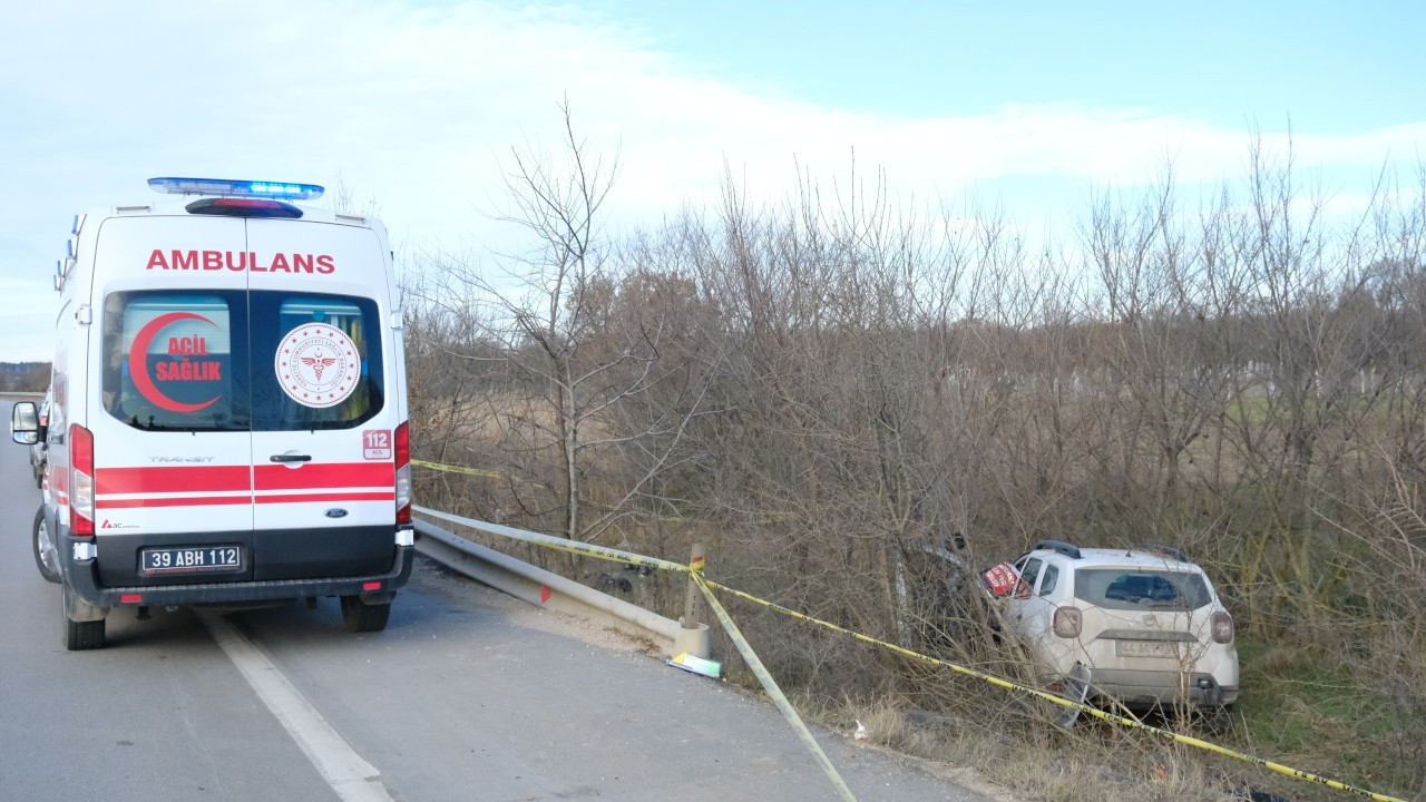 Kırklareli'nde hafif ticari aracın çarptığı 2 kişi hayatını kaybetti