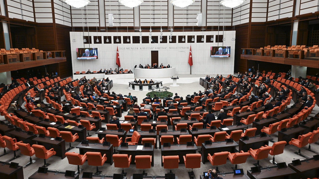 CHP'den iktidara 'Kızıl Goncalar' tepkisi