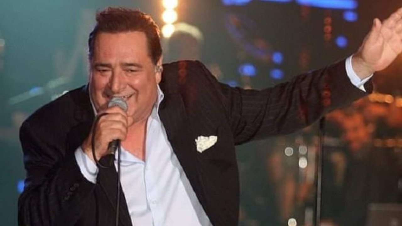 Yunan şarkıcı Vasilis Karras hayatını kaybetti