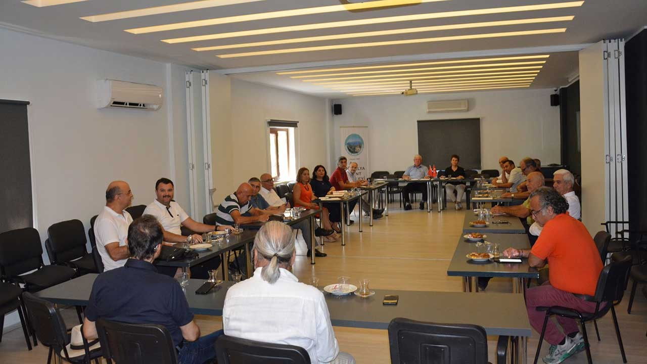 Antalya Kent Konseyi'nden 'Yerel yönetimlerde ilkesel ve etik değerler' raporu