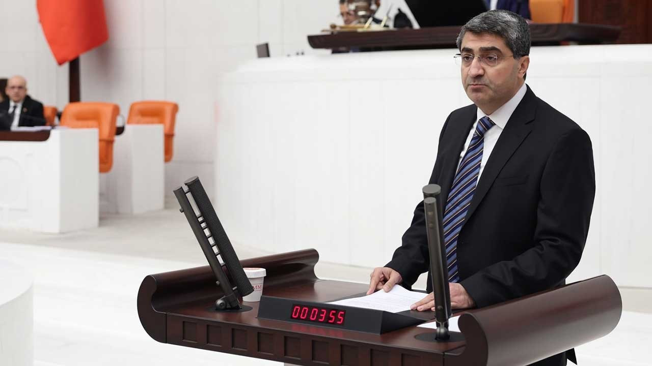 DEVA Parti'li Ekmen, AK Parti'ye 'Cübbeli Ahmet'in iddialarını sordu