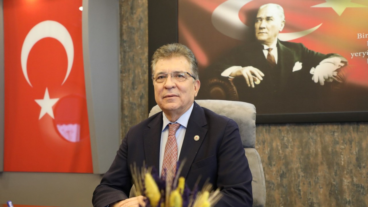 Edremit Belediye Başkanı'ndan yeni yıl mesajı: Zeytin ağacı gibi sağlıklı olsun