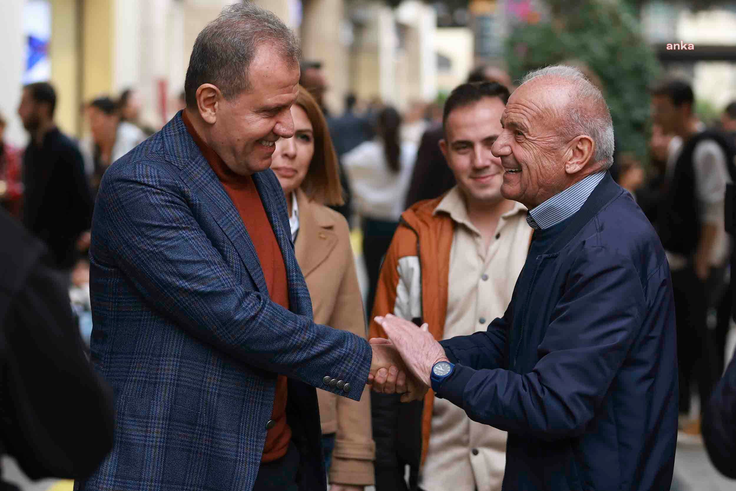 Mersin Belediye Başkanı Seçer, Forum Alışveriş Merkezi ile Yılbaşı Pazarı’nı ziyaret etti