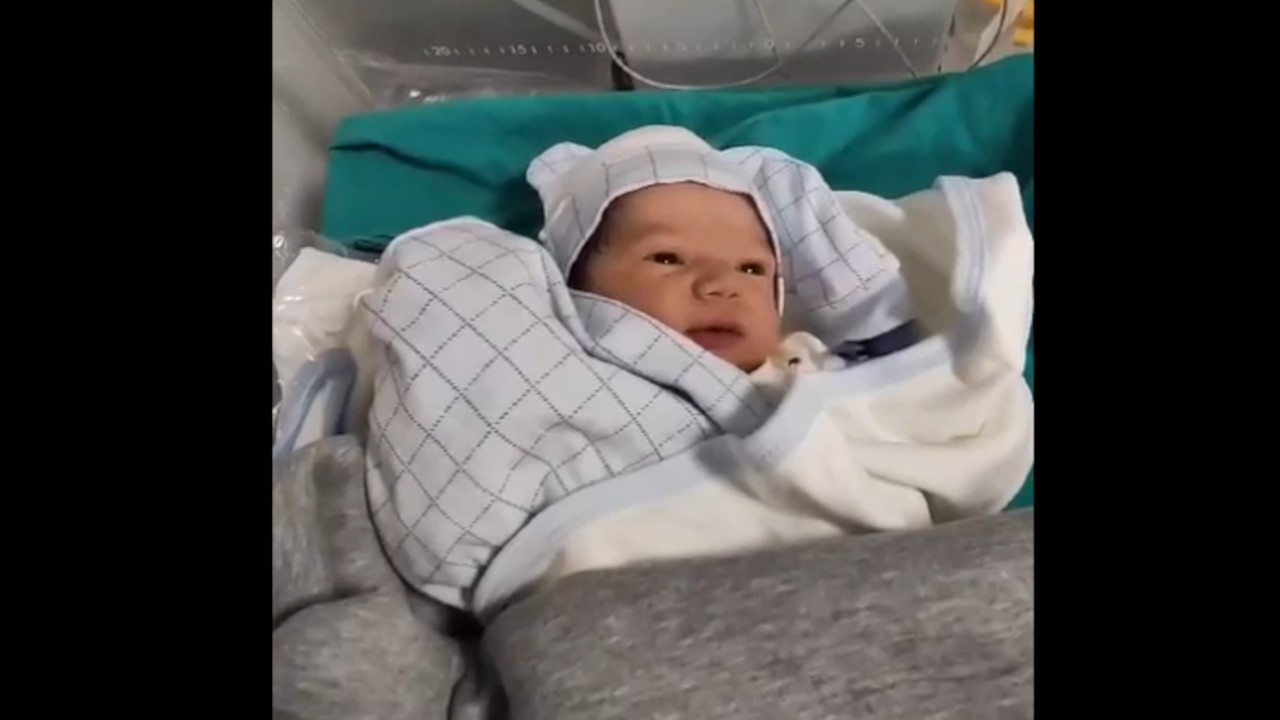 2024'ün ilk bebeği depremin vurduğu Defne'de doğdu