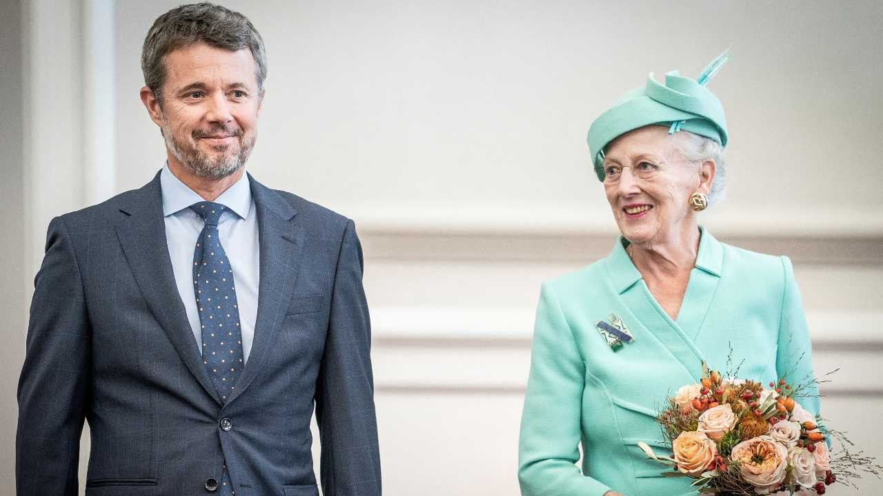 İddia: Danimarka Kraliçesi, oğlunun evliliğini kurtarmak için tahttan çekildi
