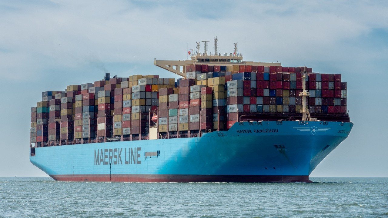 Maersk, Husilerin saldırısının ardından Kızıldeniz'deki nakliye operasyonlarını durdurdu