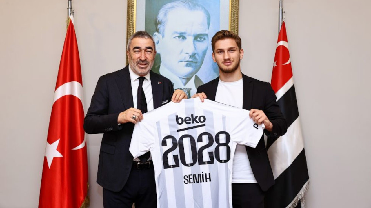 Beşiktaş genç oyuncu Semih Kılıçsoy'la yeni sözleşme imzaladı