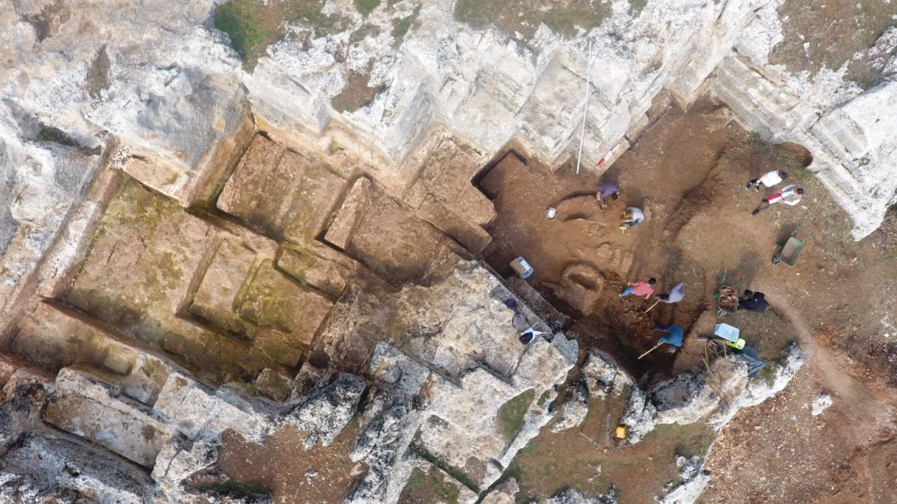 Diyarbakır'daki bir kazıda, 54 çocuğun gömülü olduğu mezarlık bulundu - Sayfa 2