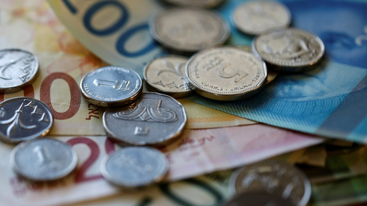 Haftanın son işlem gününde Euro ve dolar sabaha nasıl başladı?