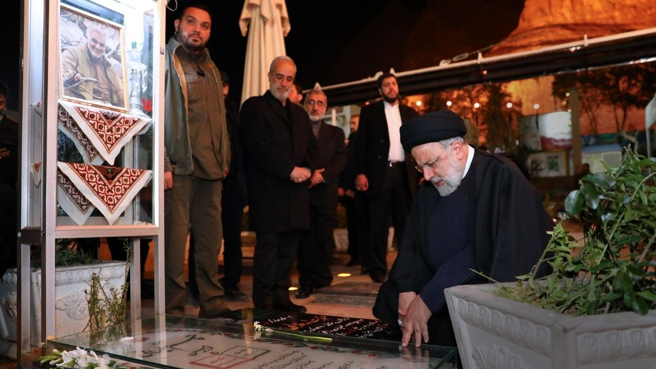 İran'da ölü sayısı 89'a yükseldi: Cenazede 'intikam' sloganları