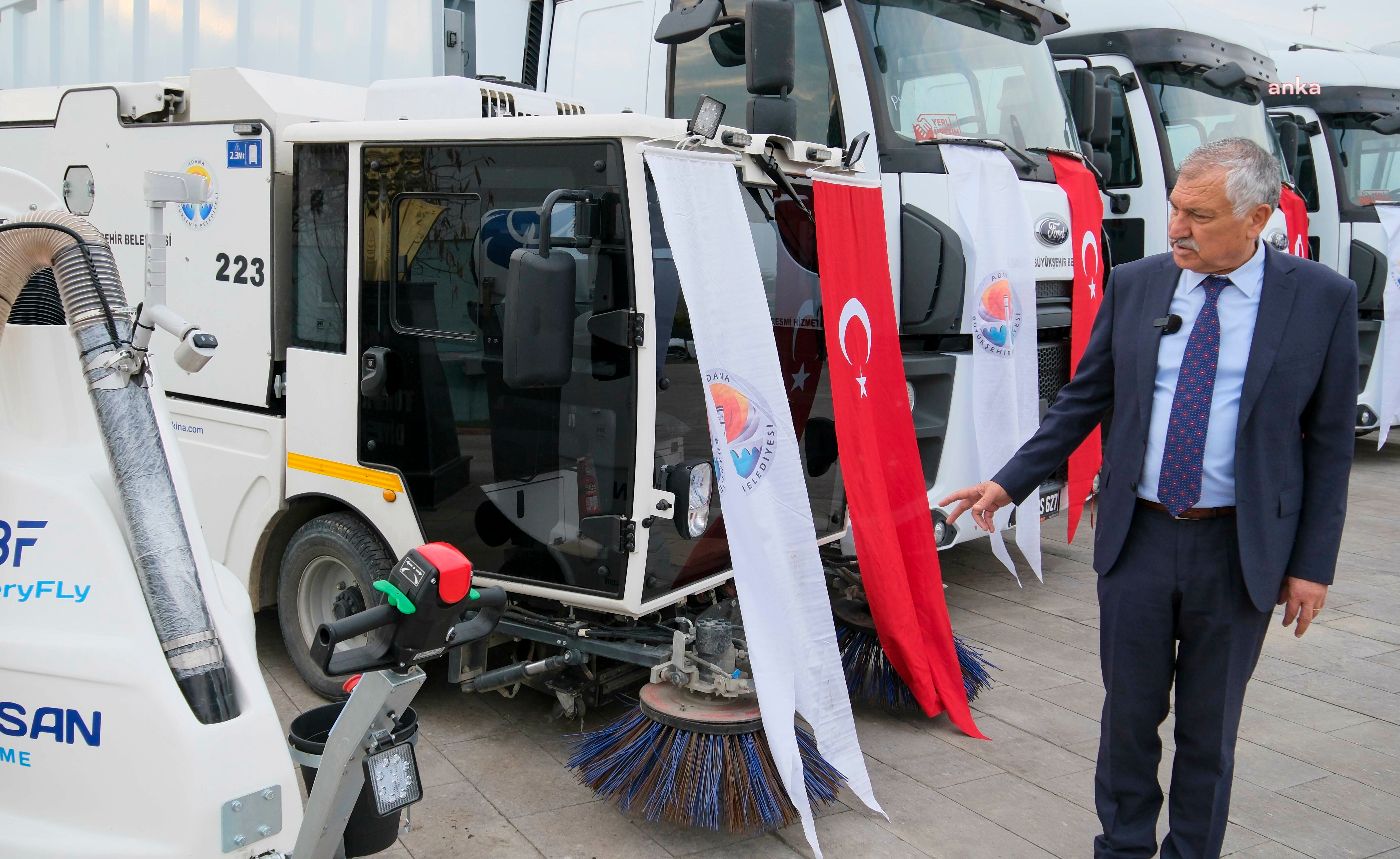 Adana Belediyesi beş yeni temizlik aracını filosuna ekledi