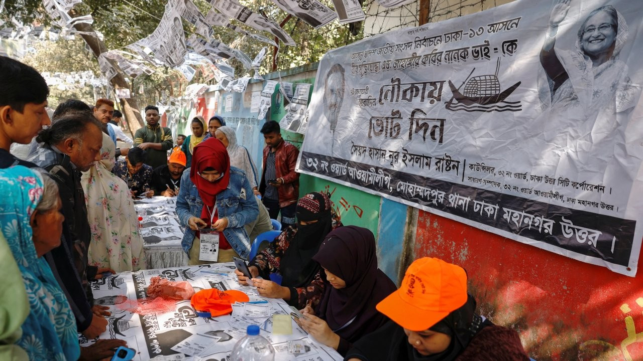 Bangladeş'te halk, muhalefetsiz seçimler için sandık başında