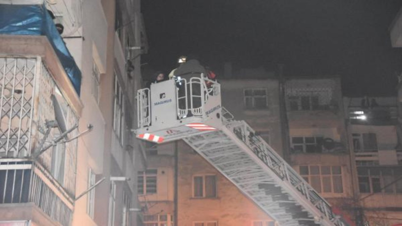 Apartmanın sığınağında yangın çıktı, bir kişi dumandan zehirlendi