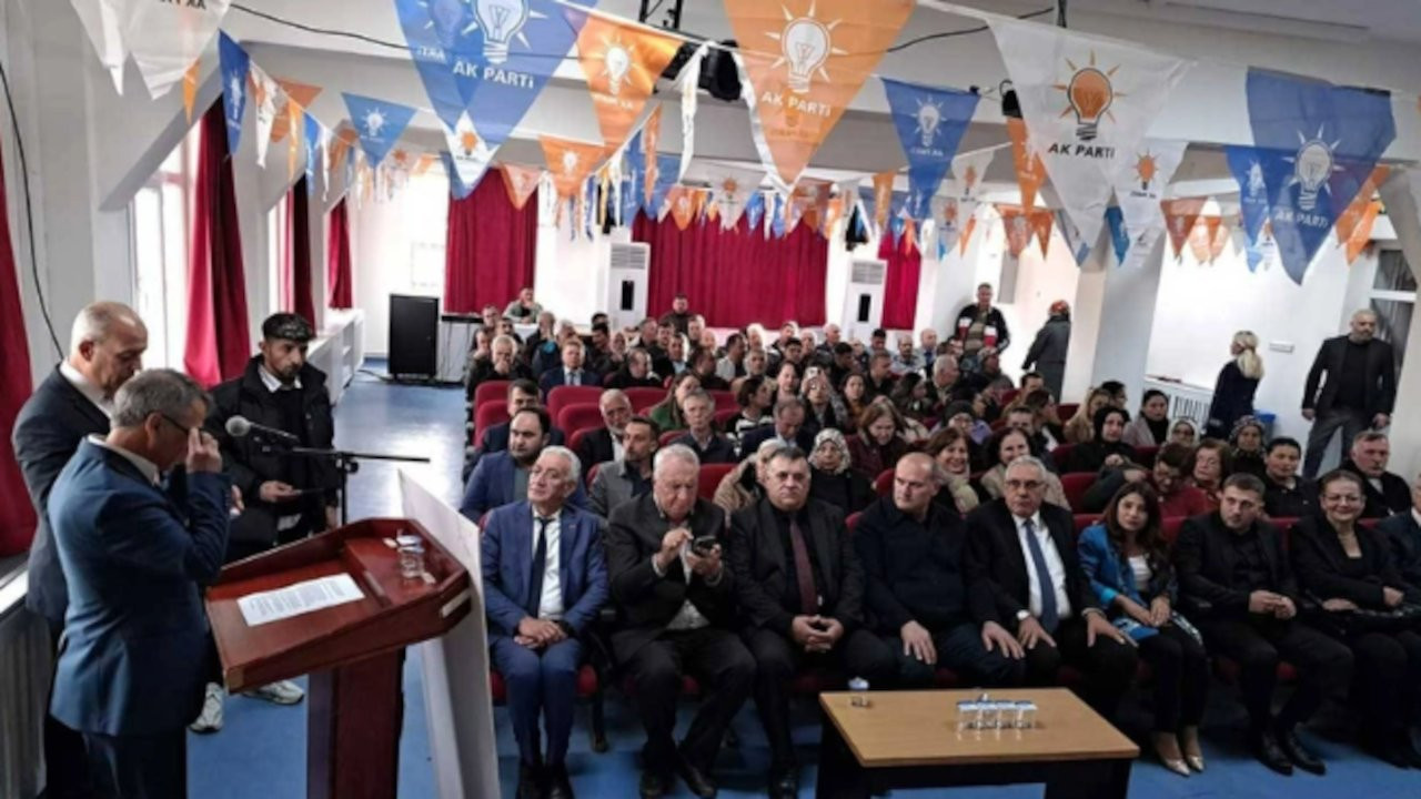 Lisede AK Parti toplantısı yapıldı: 'Okullar seçim bürosu mu?'