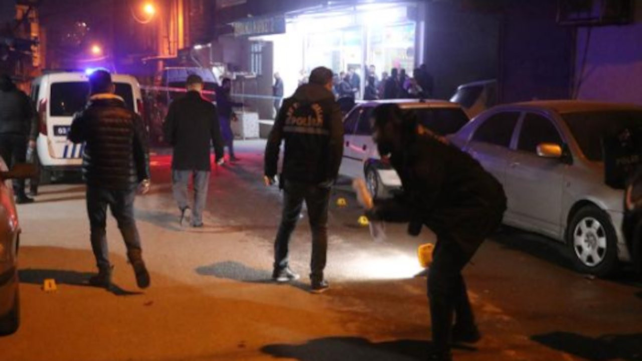 Urfa'da bekçiler 'dur' ihtarına uymadığı gerekçesiyle iki kişiyi yaraladı