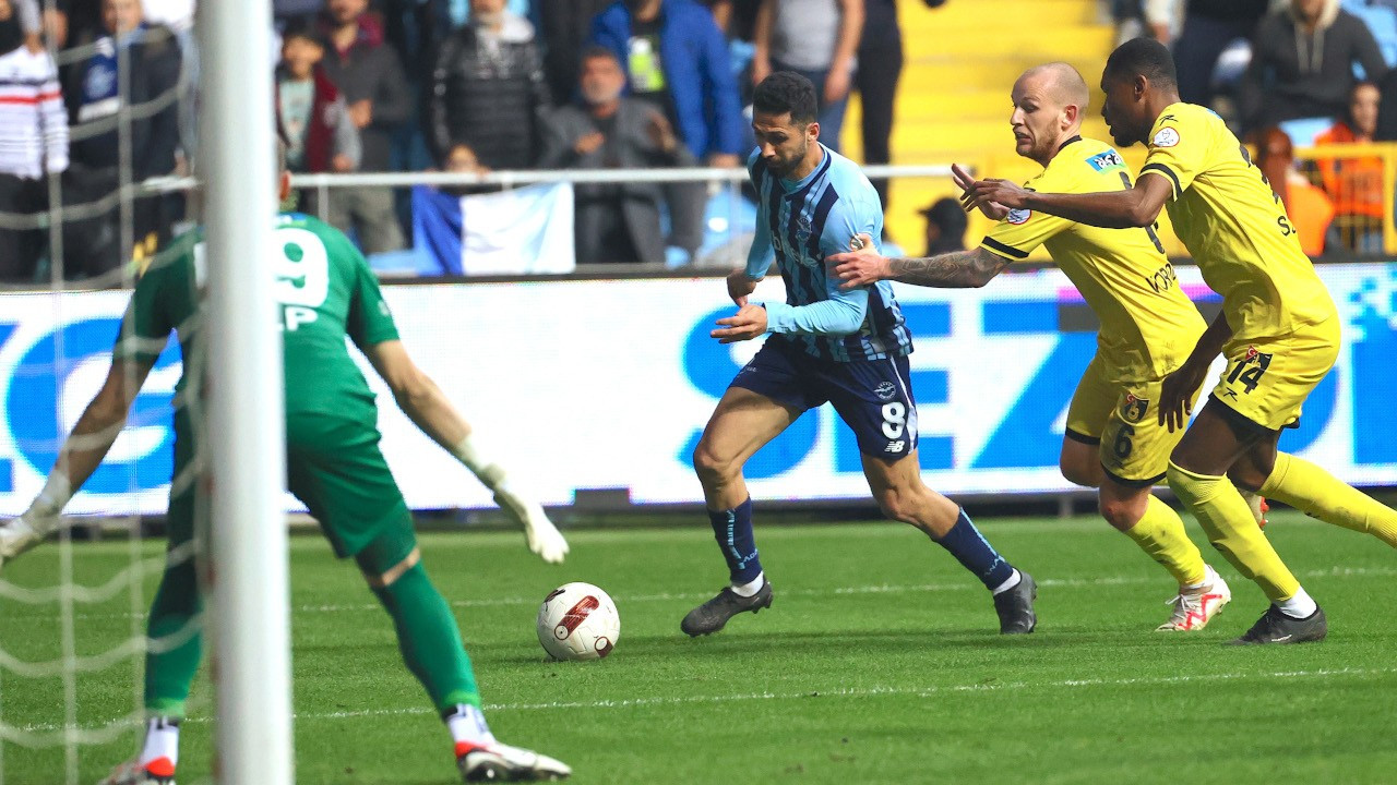 İstanbulspor 1 puanı 4 dakikada kurtardı