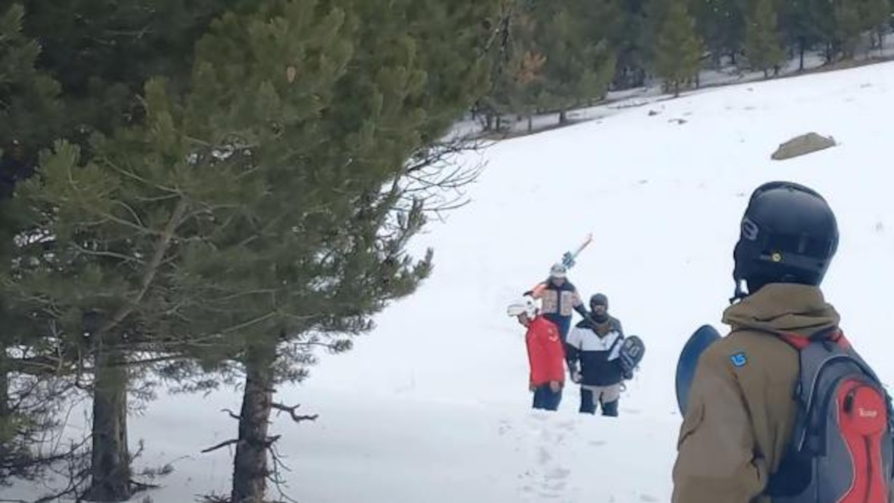 Kars'ta turistler kayak yaparken kayboldu