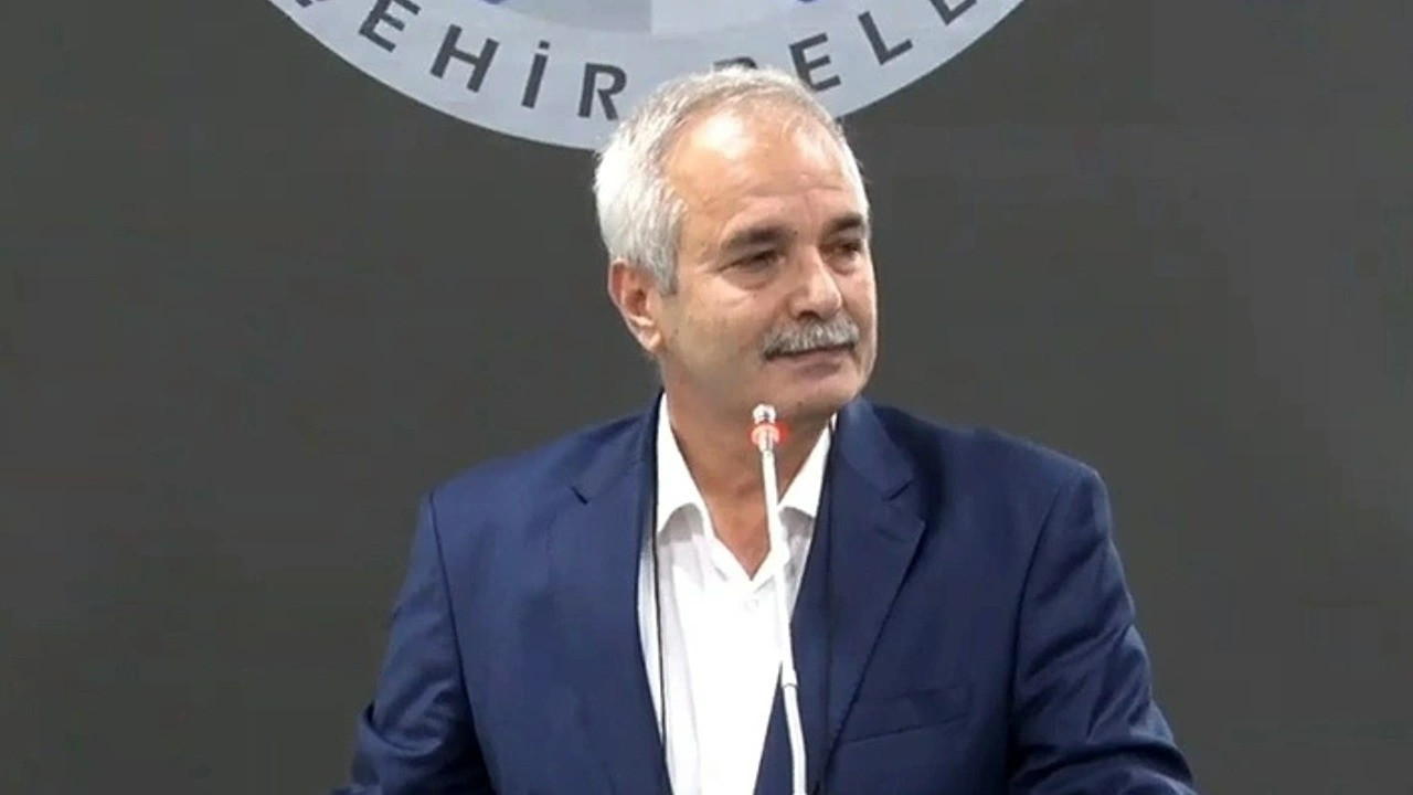AK Partili Kozan Belediye Başkanı İYİ Parti'ye geçti
