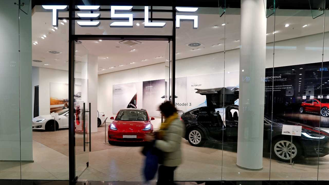 Tesla'dan üretimi 2 hafta durdurma kararı: 'Sebep Husi saldırıları'