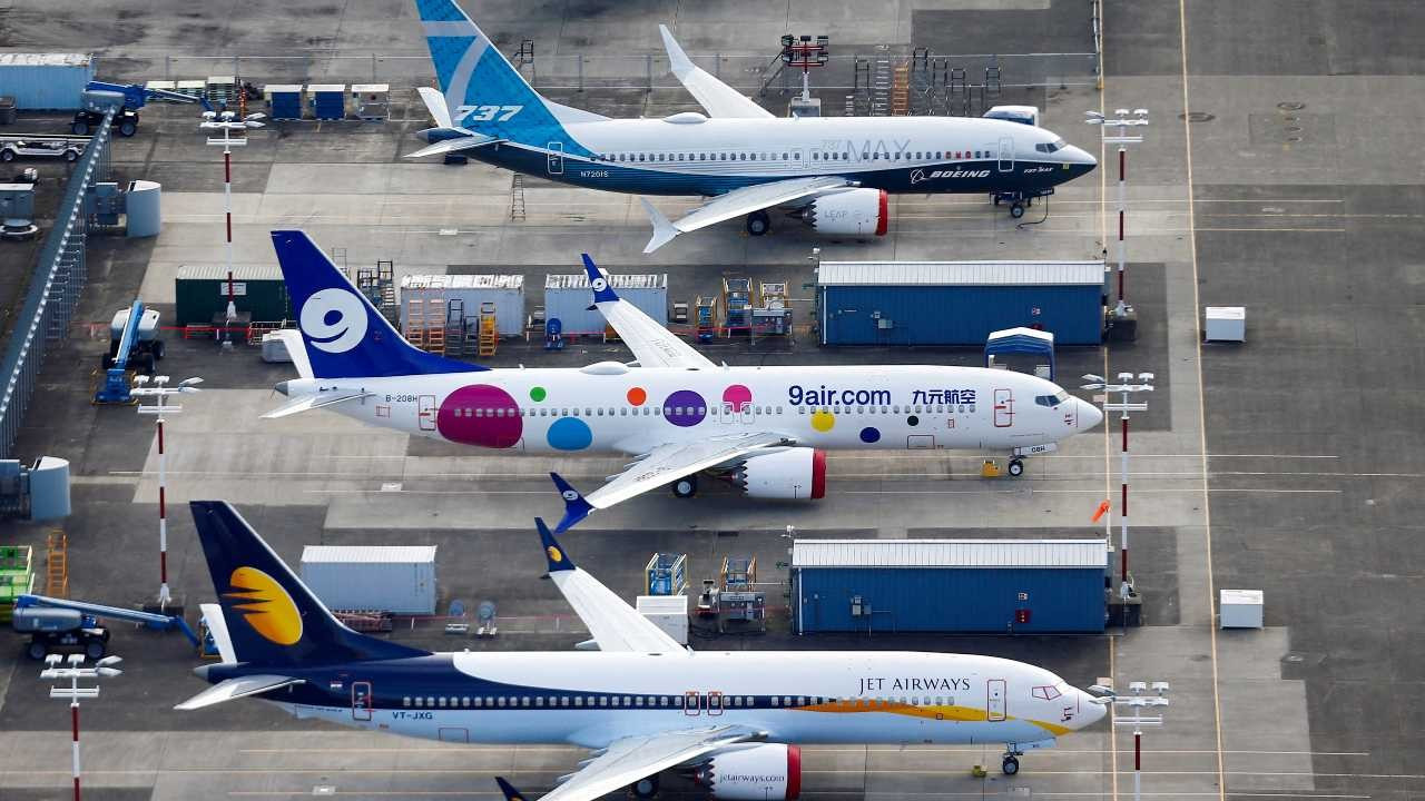 Kokpit camında çatlak tespit edilen Boeing 737 uçağı havadan geri döndü