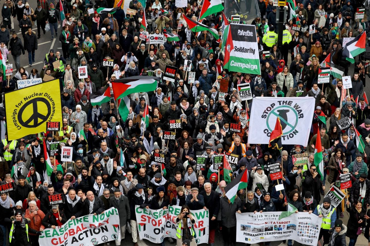 Londra’da on binler bir kez daha Gazze için yürüdü: ‘Özgür Filistin’ - Sayfa 1