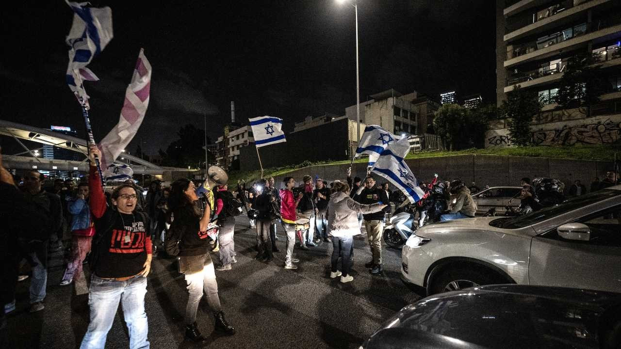 İsrail'de erken seçim talebi: Tel Aviv'de 6 protestocu gözaltında