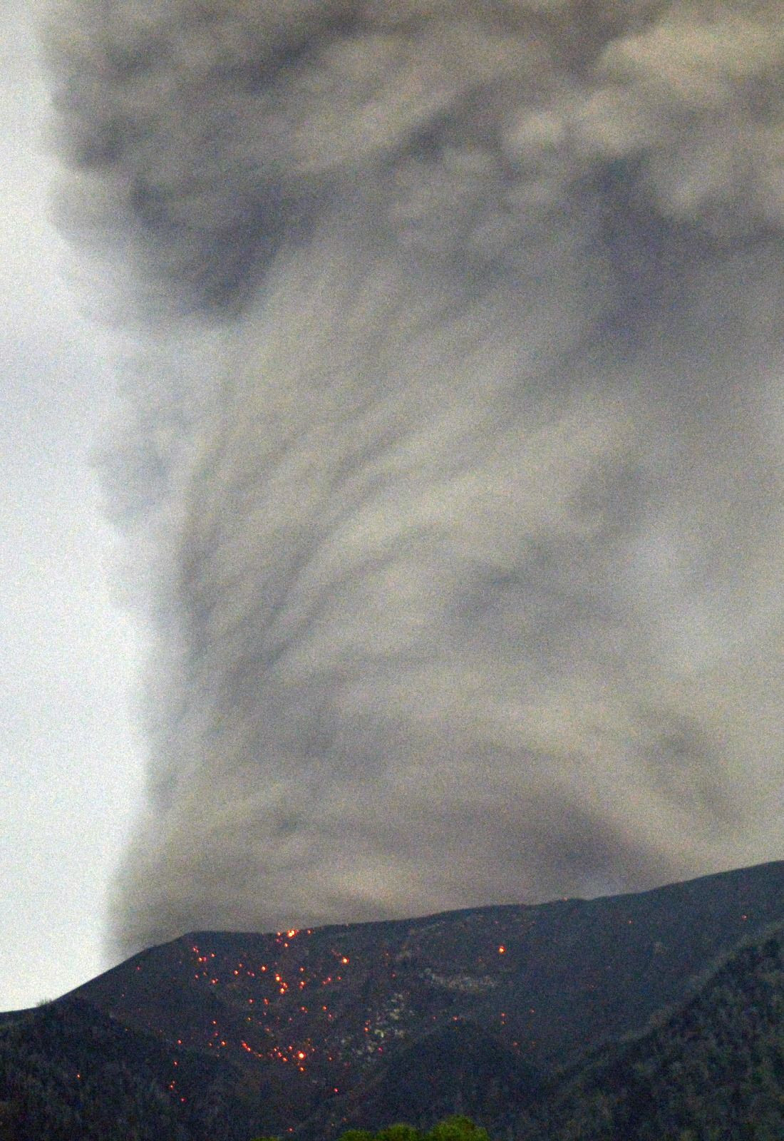 Endonezya'da yanardağ patlaması - Sayfa 3