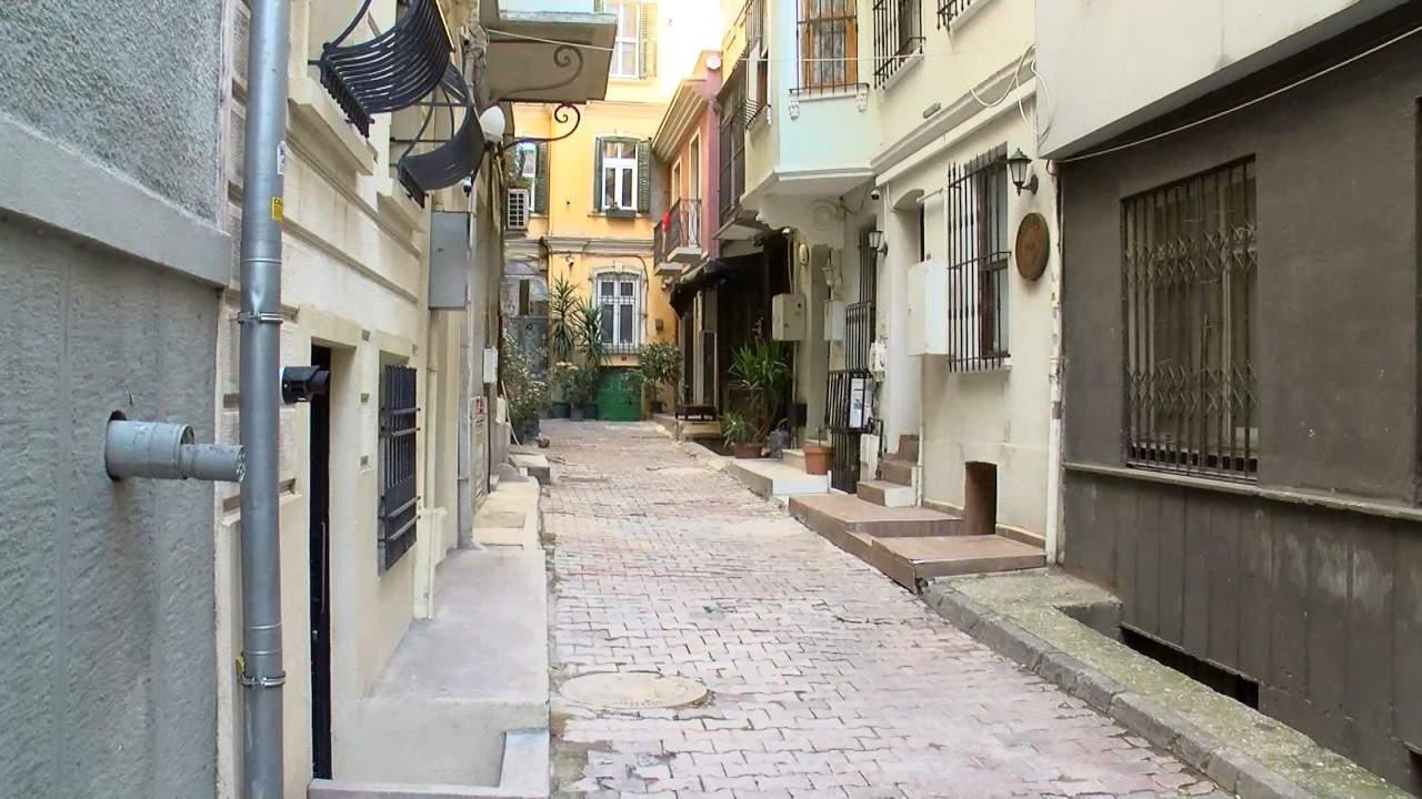 Beyoğlu'nda Norveçli turist kiralık evde ölü bulundu