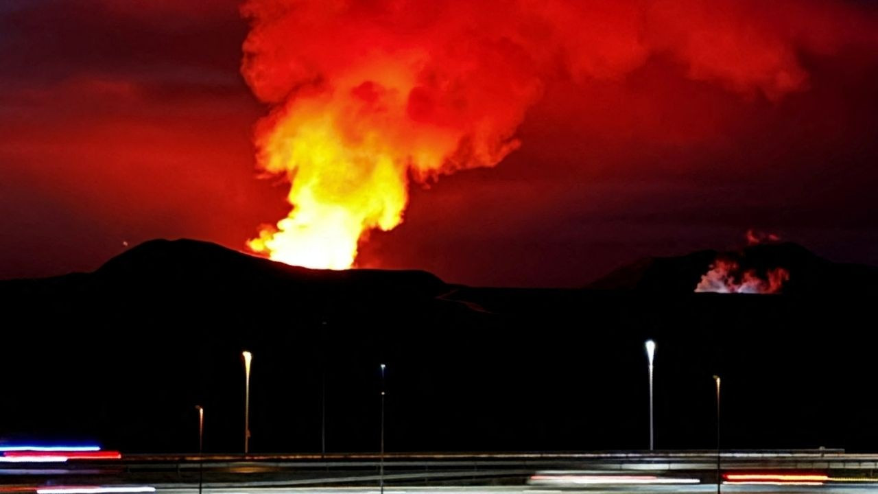 İzlanda'daki yanardağ patlamasından fotoğraflar