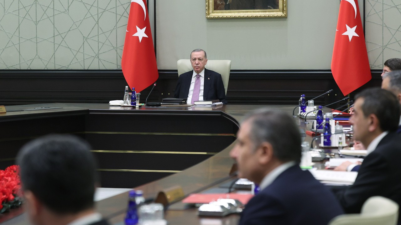 Kulis: Bir bakan Erdoğan'dan 'affını' istedi