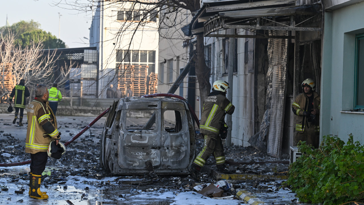 İzmir'de fabrikada yangın: 1 işçi öldü, 3 işçi yaralandı