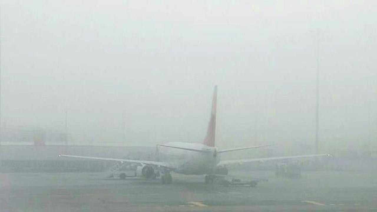 Yoğun sis nedeniyle bazı uçuşlar yapılamıyor
