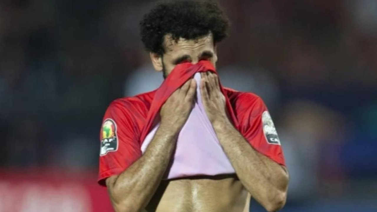 Salah, Afrika Kupası'nda sahayı ağlayarak terk etti