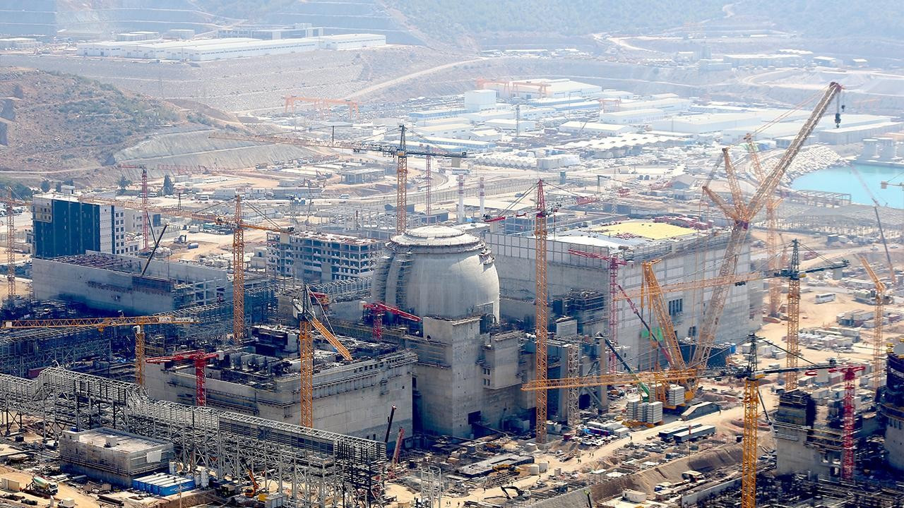Ücretleri ödenmeyen Akkuyu Nükleer Güç Santrali’nde çalışan işçiler iş bıraktı