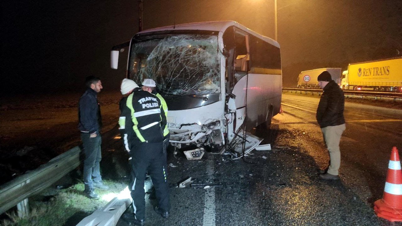 Edirne'de trafik kazası: 10'u polis 11 kişi yaralandı