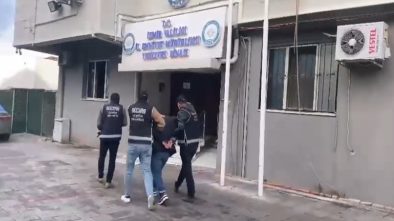 Interpol tarafından aranan şüpheli İzmir'de yakalandı