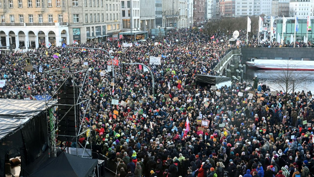 Almanya'da on binler ırkçılığı protesto etti: 'AfD yasaklansın' - Sayfa 6