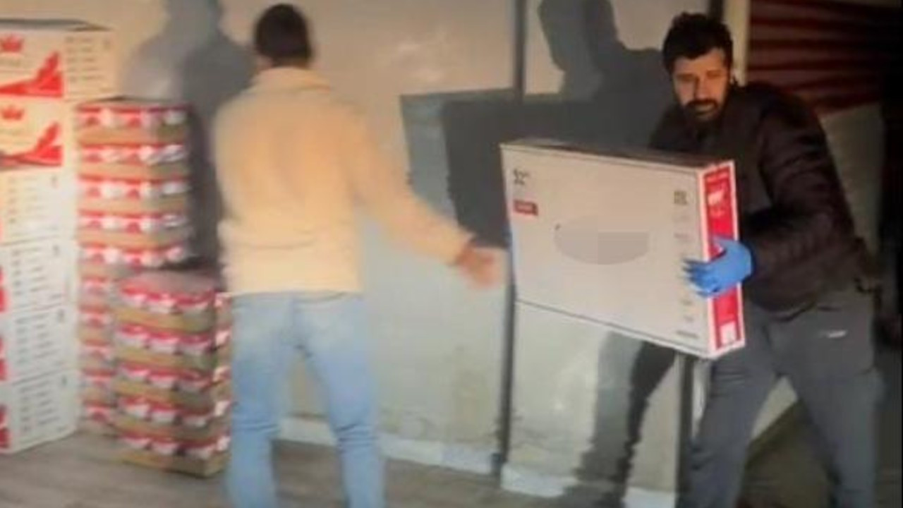 Diyarbakır'da bakkal, komşu esnafın 15 televizyonunu çaldı