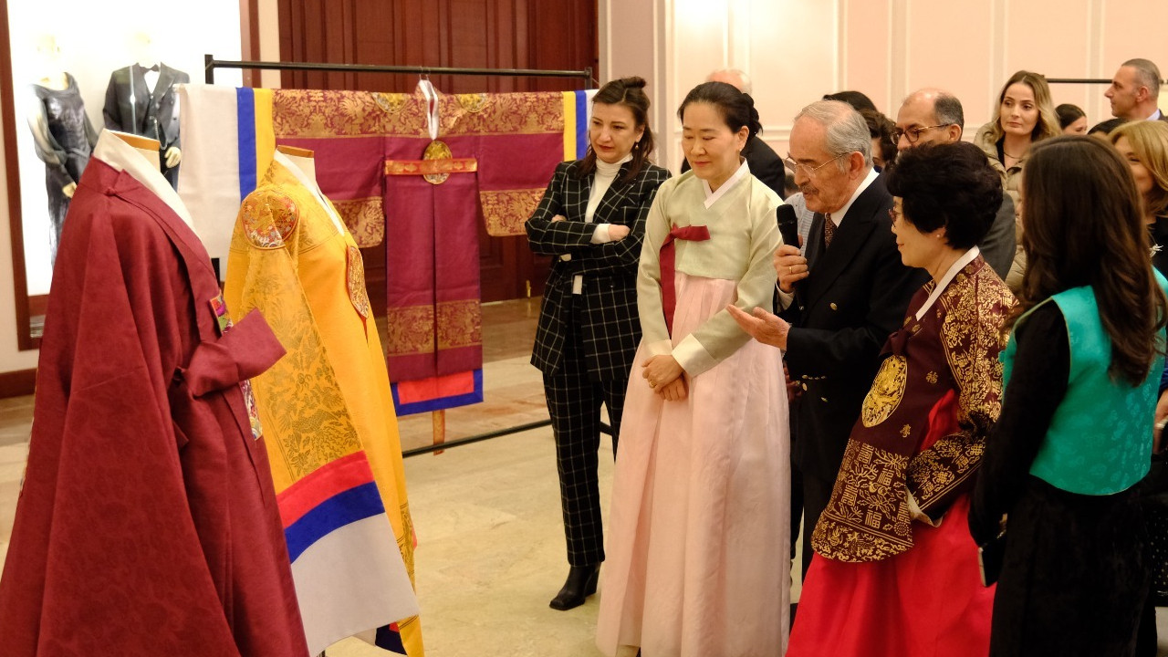 Kore milli kıyafetleri Eskişehir'de sergilendi