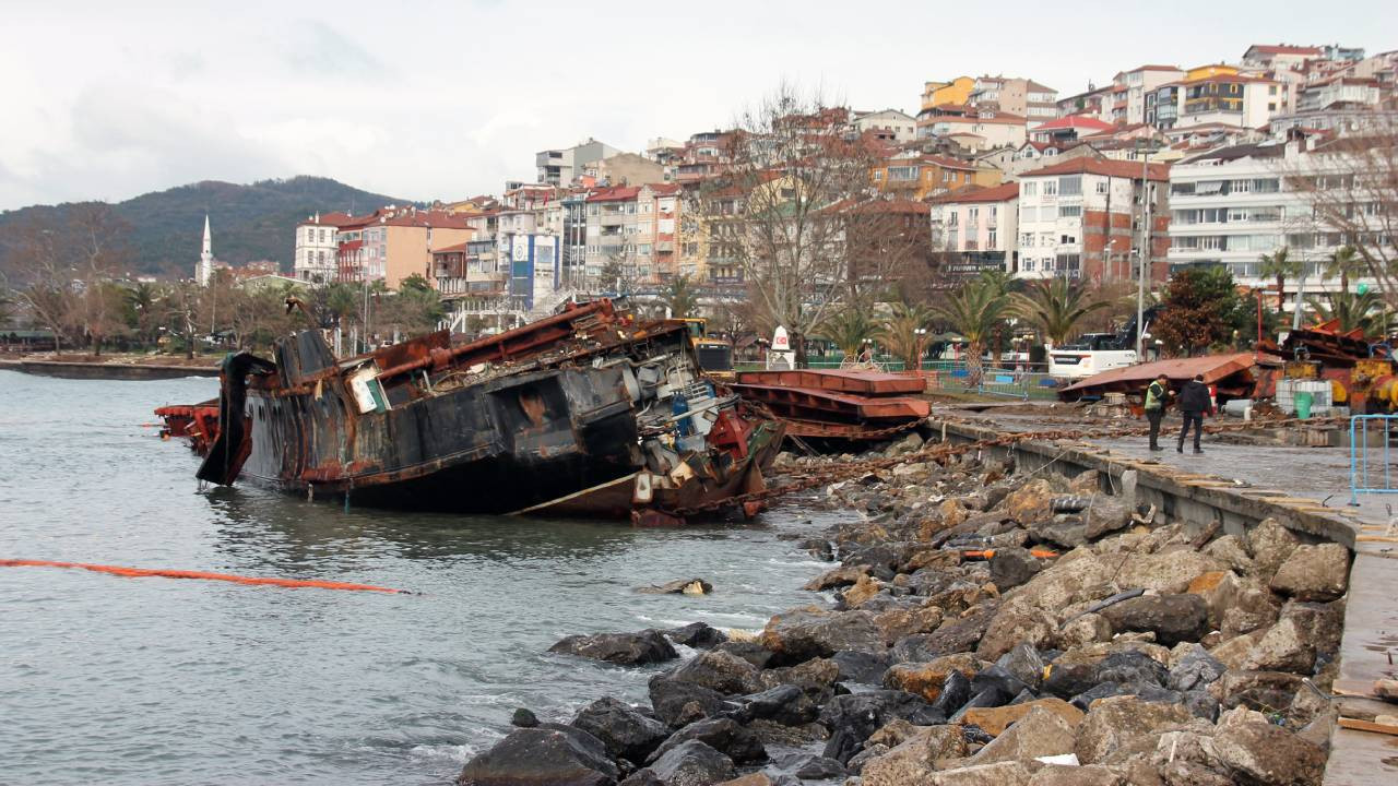 Zonguldak'ta batan gemi Kafkametler'in mürettebatı hala bulunamadı